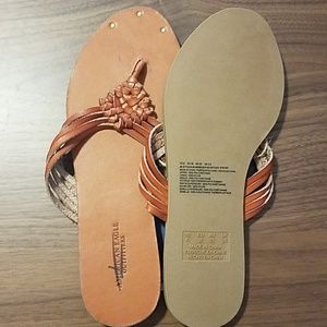 New American Eagle Outfitters Flip Flops Woven Leather Sandals Shoes Size 6